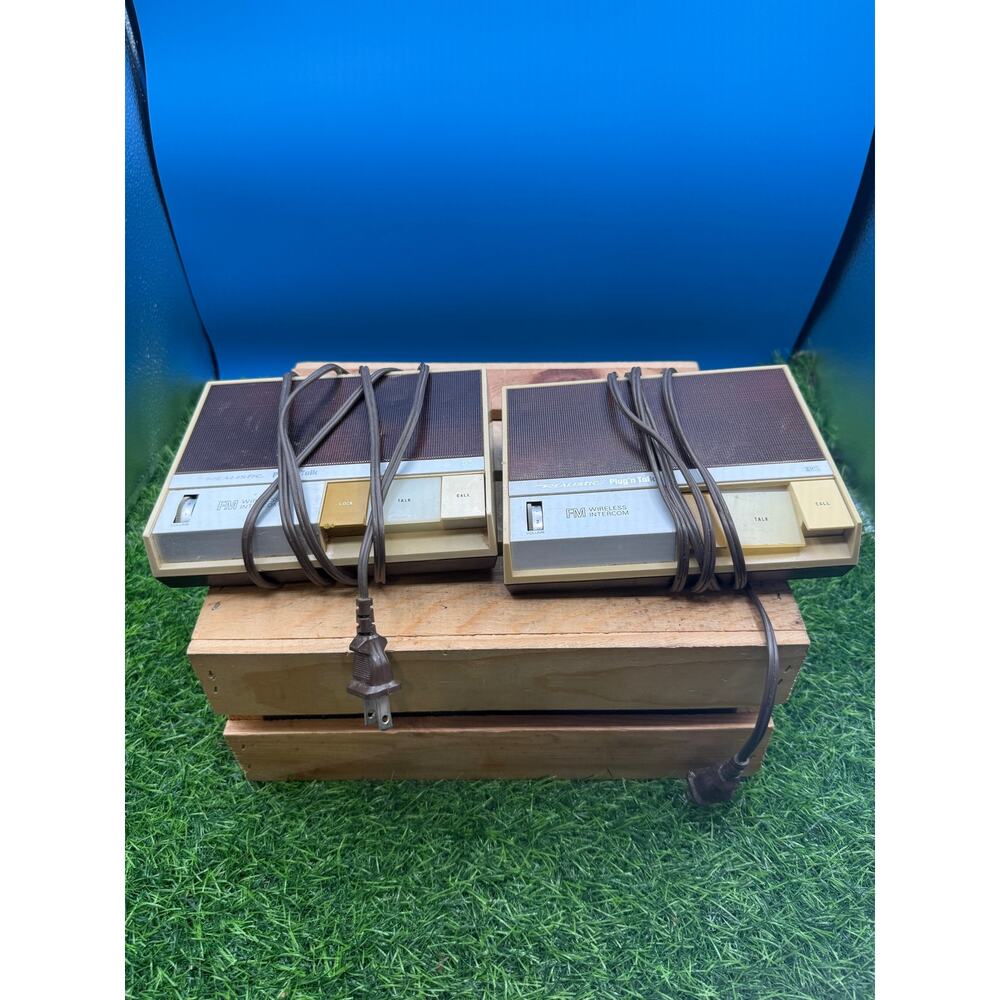 Vintage Radio Shack Realistic Plug 'n Talk FM Wireless Intercom System M -43-212